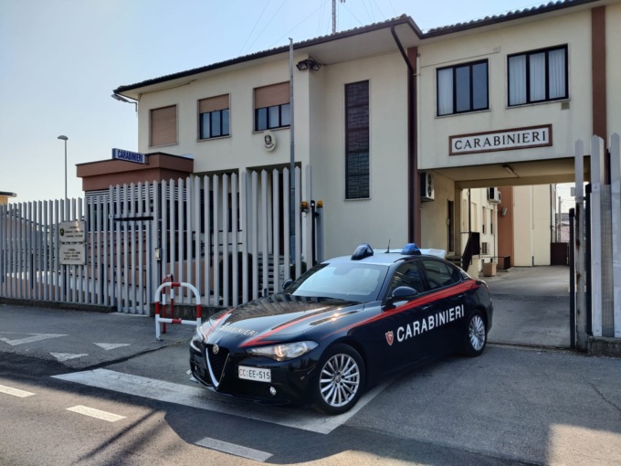 Evade dai domiciliari, dopo due ore viene arrestato davanti casa della ex moglie