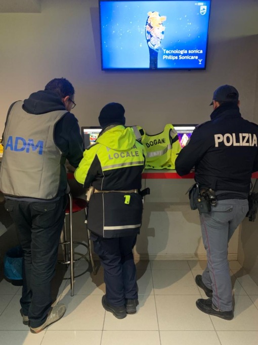 Chiusi due centri massaggi nel Bassanese, un “servizio” costato 16mila euro