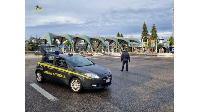 Clandestini e lavoro nero: benvenuti nell’azienda avicola più irregolare di Villaverla