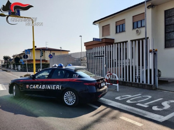 Razziava i distributori automatici thienesi, ladro con il “verme solitario” incastrato dalle impronte digitali