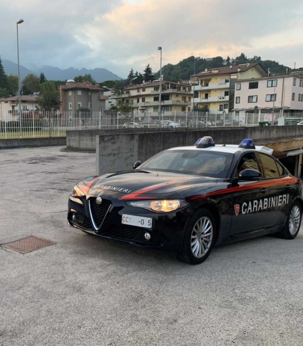 Spacciava vicino alla piscina di Montecchio Maggiore in pieno pomeriggio, è stato arrestato 