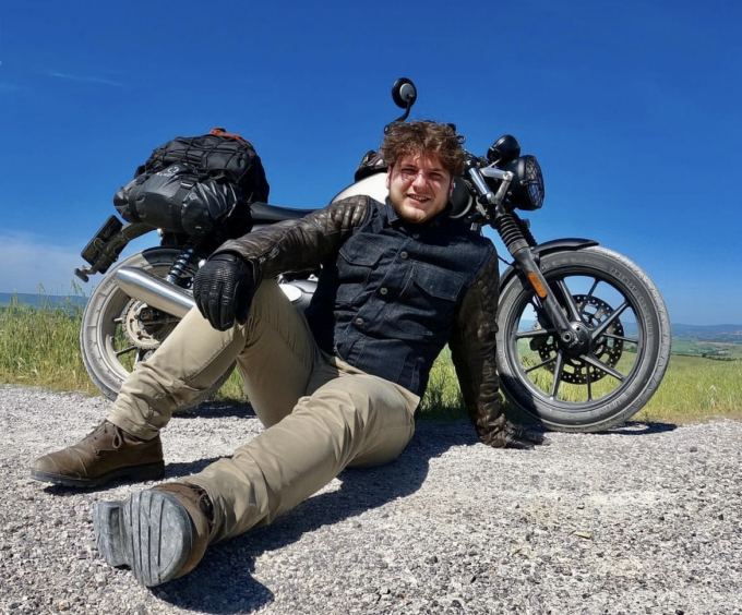 Tragico incidente in moto, il sorriso di Giovanni si è spento a soli 25 anni