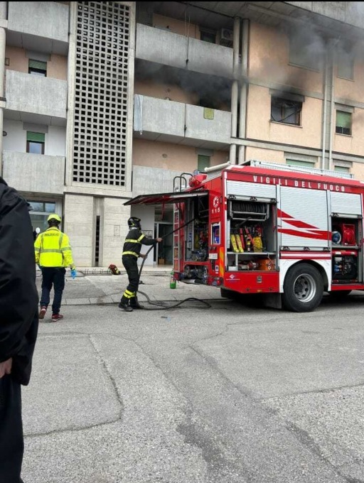 Appartamento a fuoco a Cartigliano: 15 persone intossicate, tra cui due carabinieri
