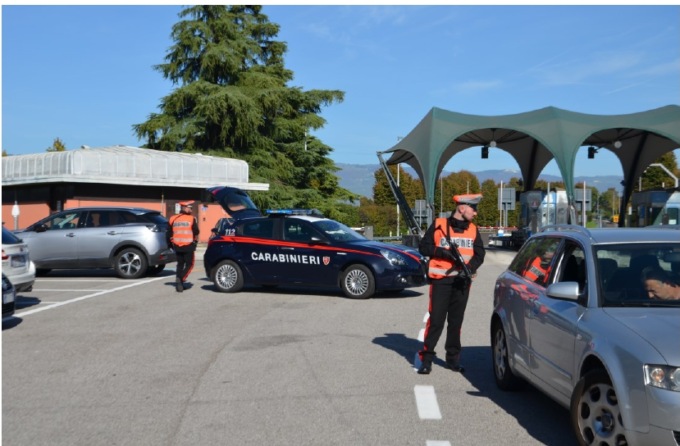 Sorvegliati speciali i trasporti di rifiuti e legname: carabinieri in azione nel thienese e sull’Altopiano di Asiago