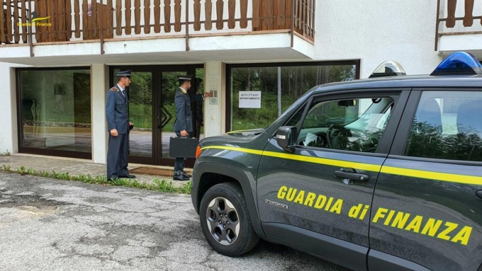 Guardia di finanza, operazione “fuori dai canoni”: oltre 400mila euro di redditi non dichiarati