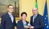 Festa della mamma, Agnese Tassetto ha donato un rene al figlio: un "atto d'amore" premiato a Montecitorio