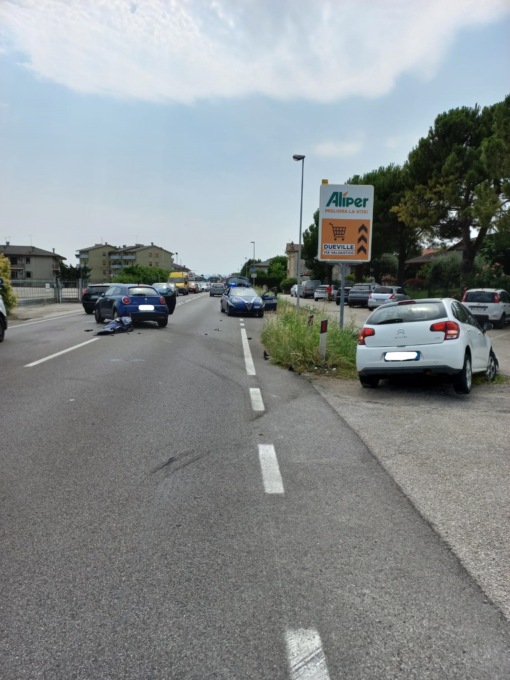 Incidente con carambola a Dueville, coinvolte tre auto: due feriti lievi