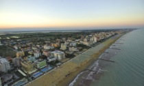Malore improvviso in riva al mare a Jesolo: 71enne di Caldogo muore sotto gli occhi dei famigliari