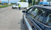 Schianto all'incrocio tra un'auto e un furgone: ferita una 45enne di Breganze
