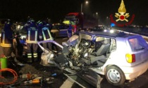 Vicenza, tremendo frontale tra due auto sulla provinciale Pasubio: tre feriti