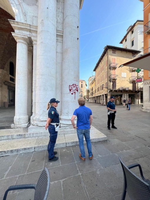 Vicenza, chi ha imbrattato la basilica palladiana? E’ caccia ai vandali