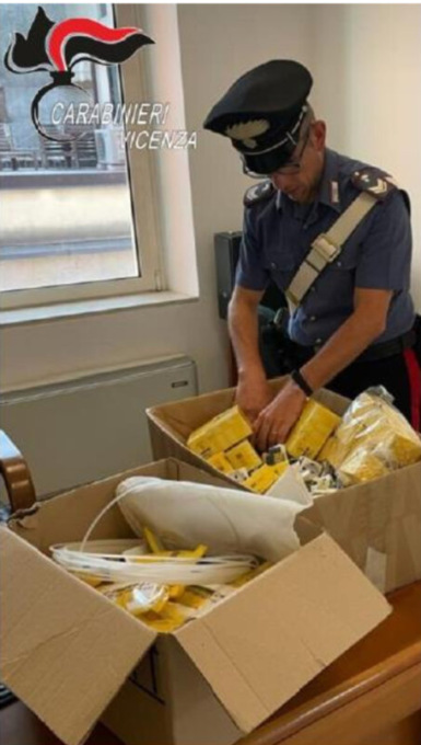 Arrotondava rubando in azienda: operaio della Vimar rivendeva la refurtiva sui social