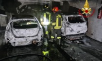 Le fiamme non hanno risparmiato nulla: hanno divorato due auto e i box interrati a Torri di Quartesolo