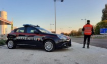 "Non potete ritirarmi la patente": 25enne ubriaco al volante aggredisce i Carabinieri