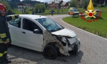 Perde il controllo dell'auto e si schianta contro il guardrail a Roana: 80enne ferita
