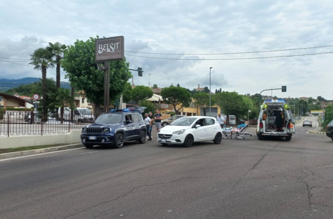 Fara Vicentino, ciclista investito da un’auto all’incrocio: ferito un 73enne di Sandrigo