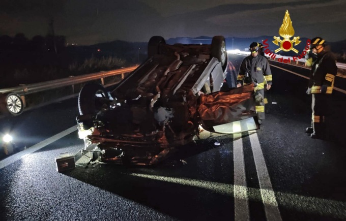Vicenza, tremendo frontale sulla nuova tangenziale: un ferito nell’auto rovesciata