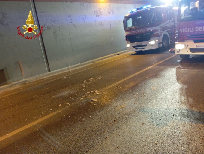 Caduta di calcinacci nella galleria Serenissima a Cornedo, verifiche e manutenzioni in corso
