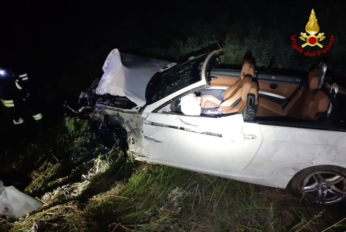 Giallo a Montecchio Maggiore: l’auto si schianta e distrugge il guard rail ma sul posto non c’era nessuno