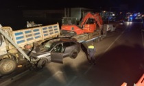 Maxi incidente a San Vito di Leguzzano, colto da un malore si scontra con 5 auto prima di riuscire a fermare il camion