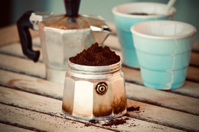 “Questo caffè puzza”, accesa discussione tra coinquilini per la preparazione dell’espresso