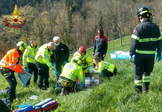 Parapendista gravemente ferito dopo un violento atterraggio a Crespadoro