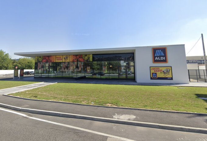 Appena uscito dal carcere, svaligia un supermercato e viene arrestato