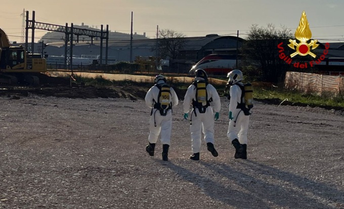 Cantiere della Tav avvolto dal fumo, probabili residui di fosforo di una bomba