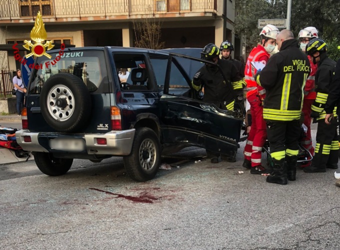 Schianto tra una moto e un’auto a Sovizzo: feriti in tre, grave il centauro