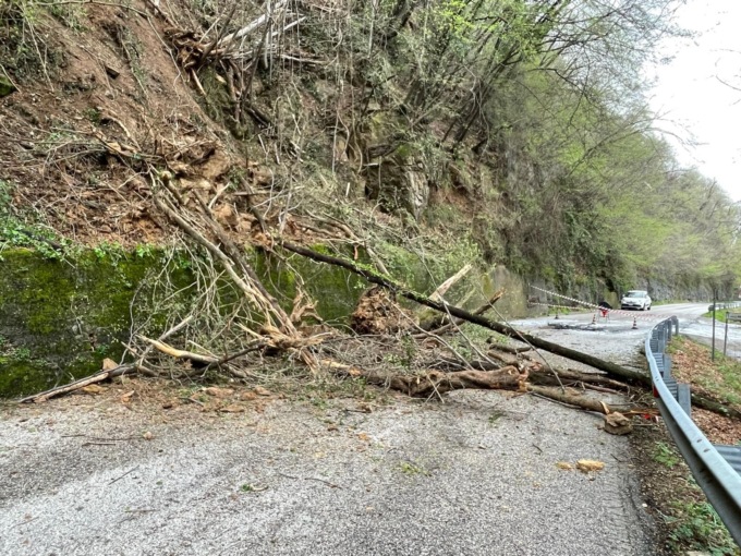 Lavori sulle strade colpite da frane: chiuse la Sp350 e la Sp65, senso unico alternato sulla Sp246 e sulla Sp31