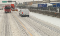 I video del "graupel" che ha colpito l'A4 a Vicenza imbiancandola come se avesse nevicato