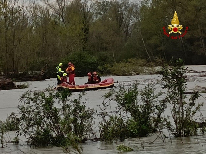 Pasquetta 2024: 5 ragazzi rimangono bloccati su un isolotto del Brenta, salvati dai Vigili del Fuoco