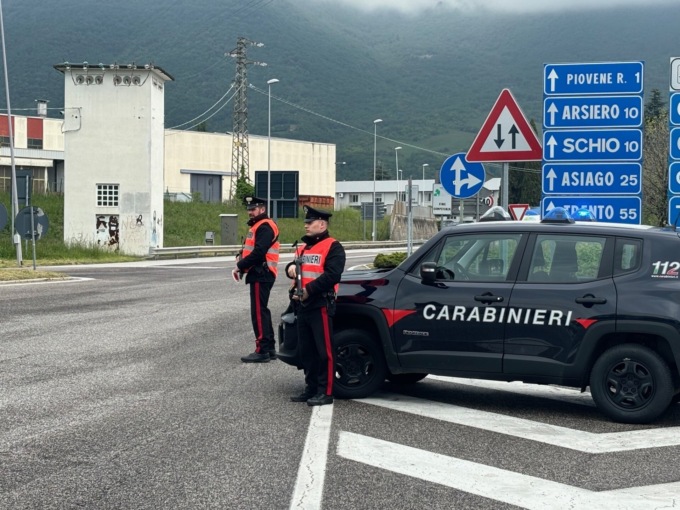 Rifiuta di sottoporsi all’alcoltest e poi minaccia i Carabinieri, denunciato 38enne