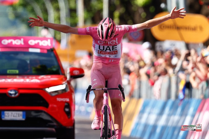 Giro d’Italia a Bassano del Grappa, Tadej Pogačar vince la 20esima tappa!
