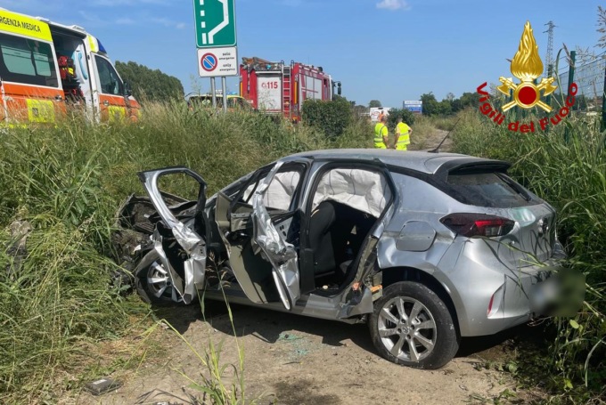 Incidente sull’A4 a Vicenza, auto finisce fuori dal piano stradale