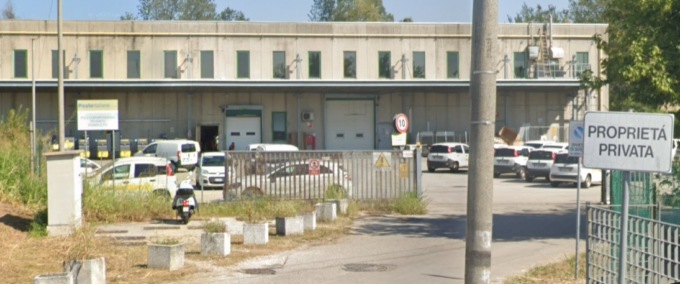 Tentato furto al Centro di Distribuzione di Poste Italiane, fermati in tre dalla Polizia
