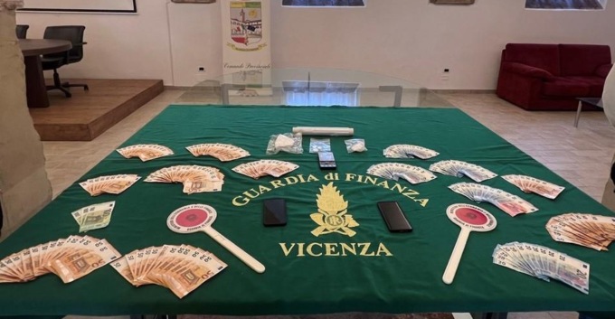 Spaccio di cocaina tra bar e ristoranti del centro, arrestato pusher albanese