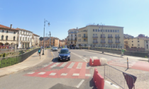 Sul Ponte degli Angeli fermata un'auto... senza una ruota, alla guida un 90enne scomparso da un giorno