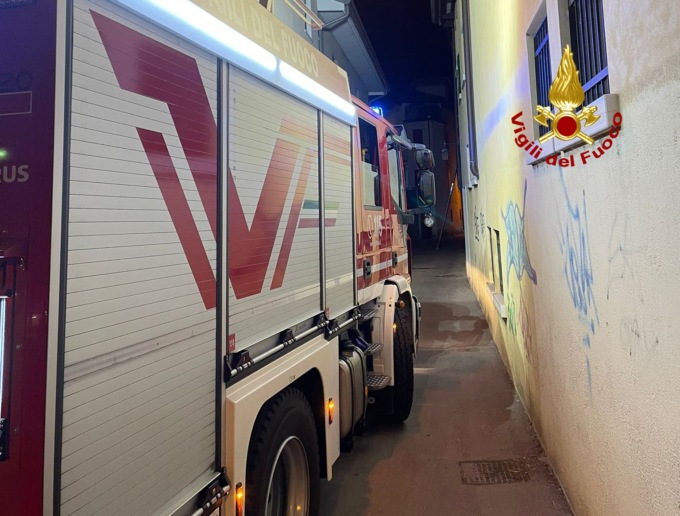 Incendio in un appartamento a Bassano del Grappa, inagibili due abitazioni