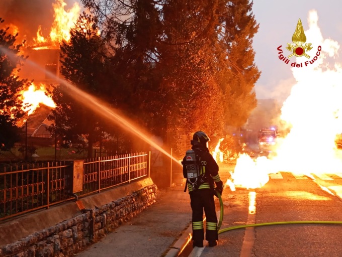 Palazzina crollata a Gallio: il racconto del figlio che non è riuscito a salvare il medico e si è gettato dalla finestra