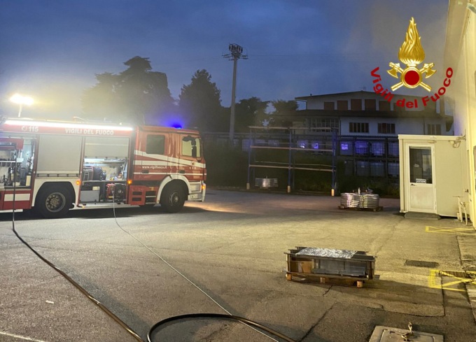 Quadro elettrico va a fuoco in un’azienda di cromatura a Thiene