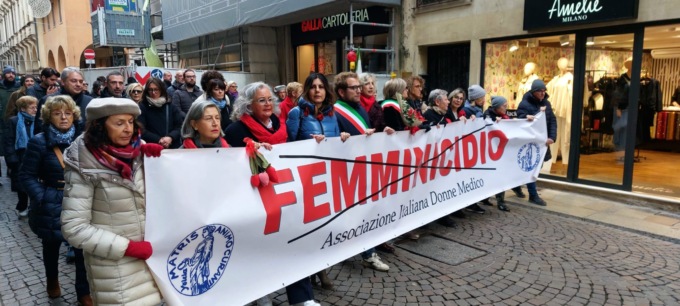 “Neanche con un fiore”, Vicenza unita per l’eliminazione della violenza contro le donne