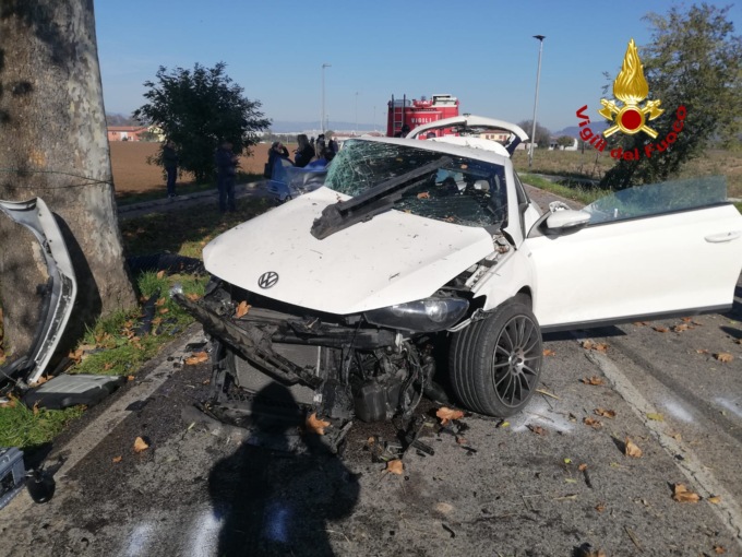 Scontro frontale tra due auto a Meledo, salgono a due le vittime: morti un 24enne e un 20enne