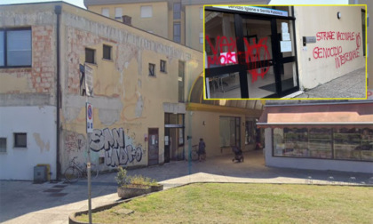 Imbrattata con scritte No Vax la sede vaccinale Ulss di Vicenza in via Albinoni