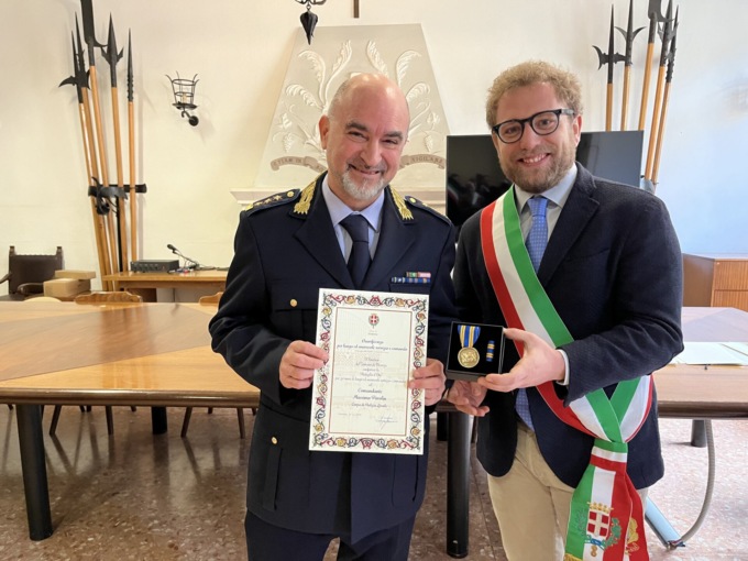 Il Sindaco Possamai ha premiato i suoi Agenti