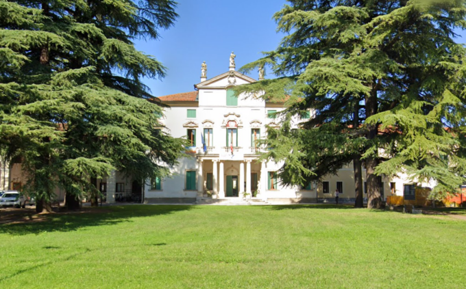 33enne aggredito davanti al municipio di Dueville nella notte della Vigilia di Natale