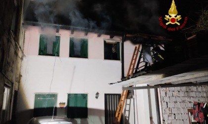 Appartamento a fuoco a Montebello Vicentino: casa distrutta dalle fiamme, ma la famiglia si salva