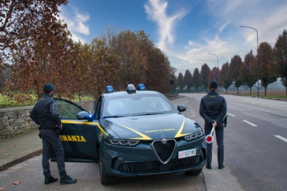 Blitz nel centro massaggi cinese: scoperte tre dipendenti in nero, di cui due clandestine