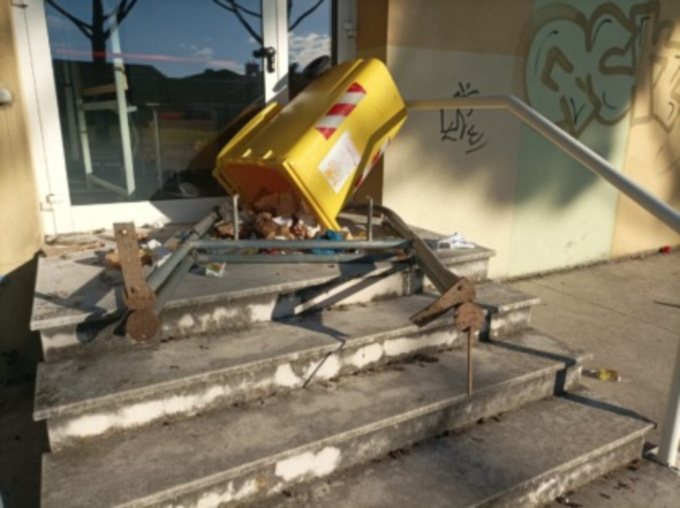 Scuola “Marconi” e Palazzetto dello sport vandalizzati nella notte: si riapre il 2 aprile