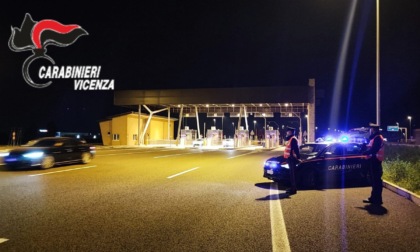 Notte di alcol e droga a Bassano: nei guai tre automobilisti e due minorenni